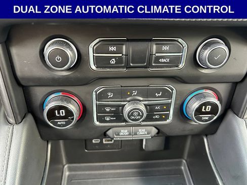 Used 2024 Chevrolet Tahoe LS RWD image 14