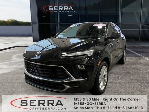 Used 2024 Buick Encore GX Preferred w/ Comfort Package image 1