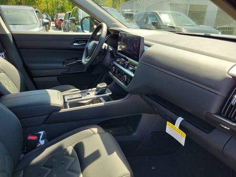 New 2026 Nissan Pathfinder Platinum w/ Cargo Package FWD image 32
