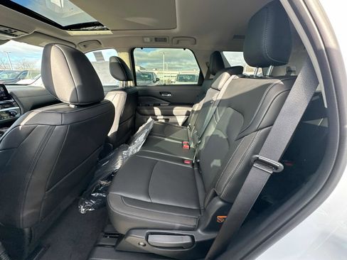 New 2026 Nissan Pathfinder SL w/ SL Premium Package (P04) AWD/4WD image 27