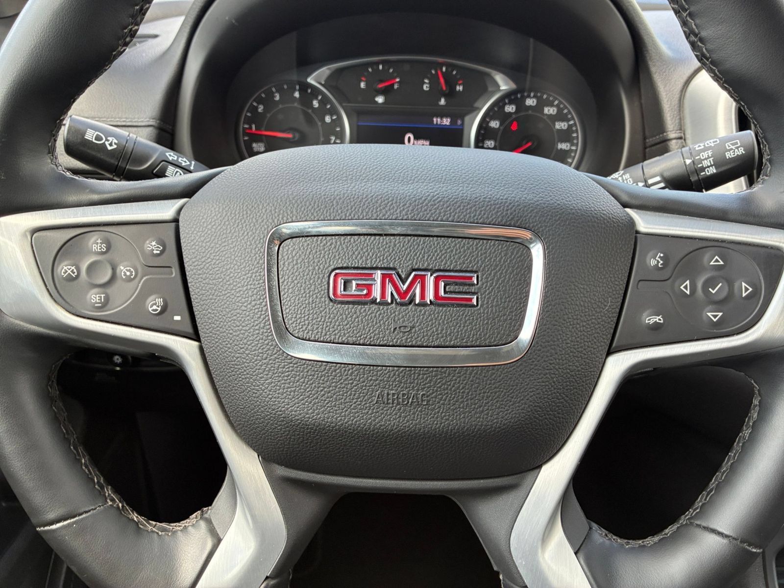 Used 2024 GMC Terrain SLT AWD/4WD image 29