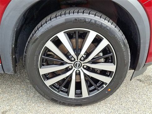 Used 2023 Nissan Pathfinder Platinum image 8