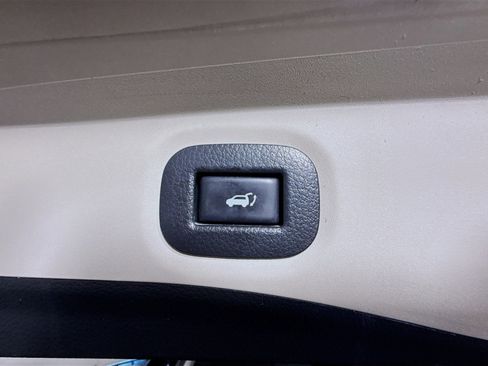 Used 2019 Nissan Rogue SV w/ Premium Package FWD image 41