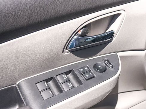 Used 2015 Honda Odyssey EX-L image 16