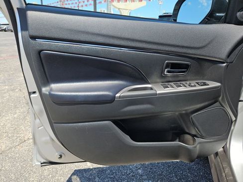 Used 2025 Mitsubishi Outlander Sport SE AWD/4WD image 14