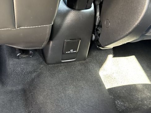 Used 2019 Chevrolet Trax LT w/ LT Convenience Package FWD image 11