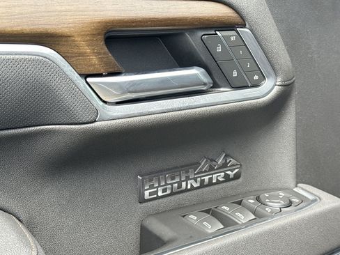 Used 2026 Chevrolet Silverado 1500 High Country w/ High Country Premium Package AWD/4WD image 15