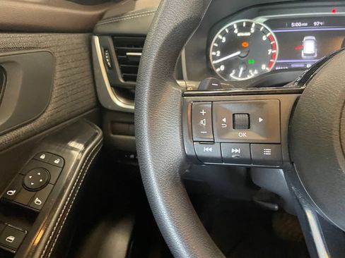 Certified 2023 Nissan Rogue SV FWD image 12