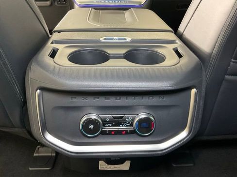 New 2025 Ford Expedition Platinum w/ Stealth Performance Package image 20