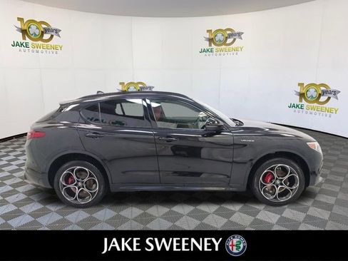 Used 2022 Alfa Romeo Stelvio Veloce image 11