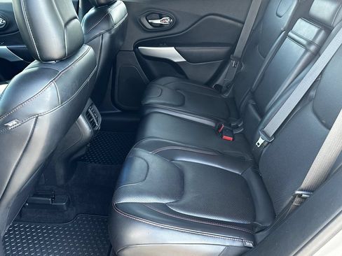 Certified 2017 Jeep Cherokee Trailhawk AWD/4WD image 15