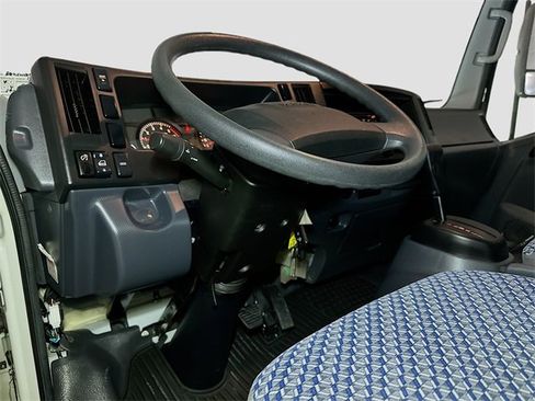 Used 2024 Isuzu NPR image 9