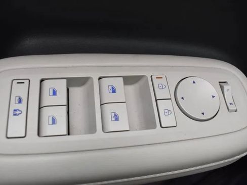 Used 2025 Hyundai Santa Fe SEL FWD image 21