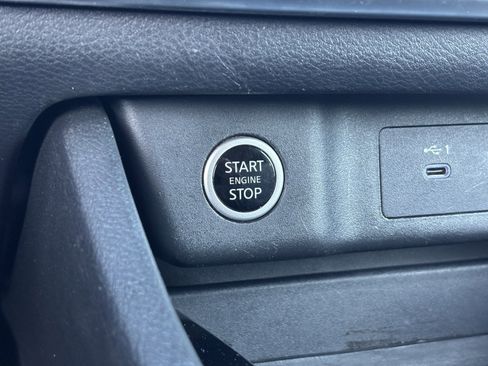 Used 2023 Nissan Rogue SV image 5