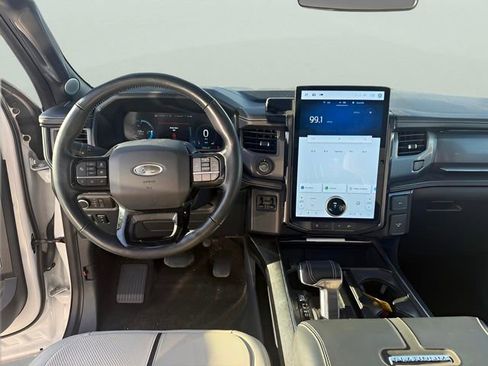 Used 2022 Ford F150 Lightning Platinum image 21