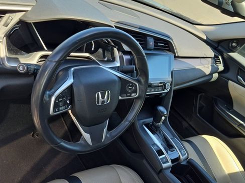 Used 2016 Honda Civic Touring image 6
