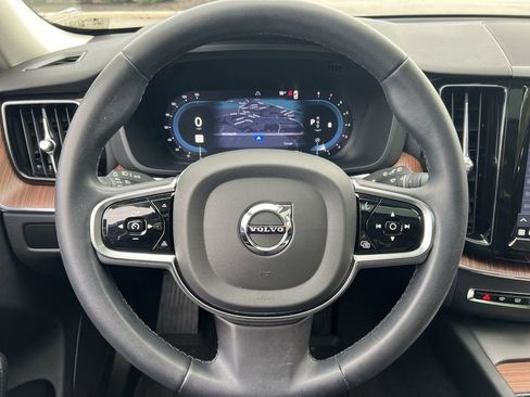 Used 2023 Volvo XC60 B5 Plus w/ Protection Package image 15