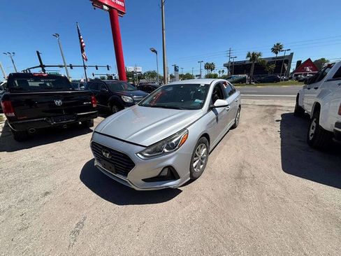 Used 2019 Hyundai Sonata SE image 2