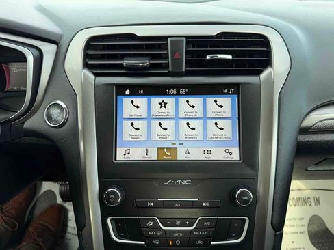 Used 2019 Ford Fusion SE image 28