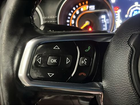 Used 2018 Jeep Wrangler Unlimited Sahara AWD/4WD image 12