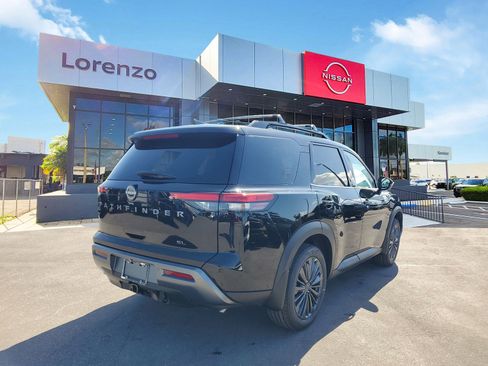 New 2026 Nissan Pathfinder SL image 4