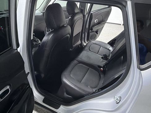 Used 2016 Kia Soul ! FWD image 23