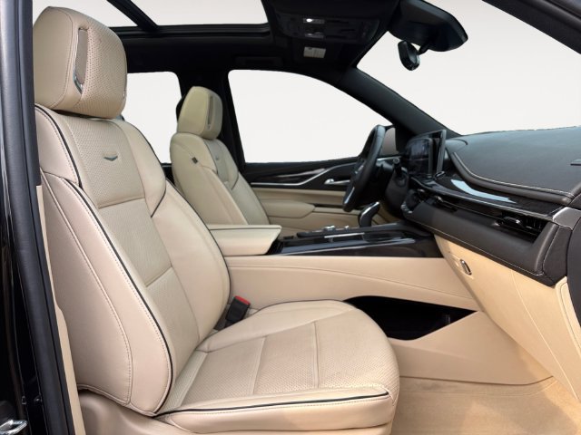 Certified 2024 Cadillac Escalade Premium Luxury w/ LPO, Floor Liner Package AWD/4WD image 15