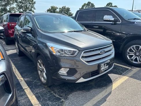 Used 2019 Ford Escape Titanium FWD image 4