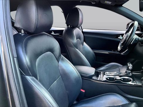 Used 2020 Kia Stinger GT-Line RWD image 9