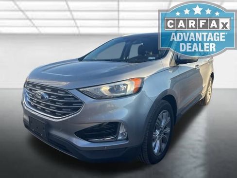Used 2021 Ford Edge Titanium image 2
