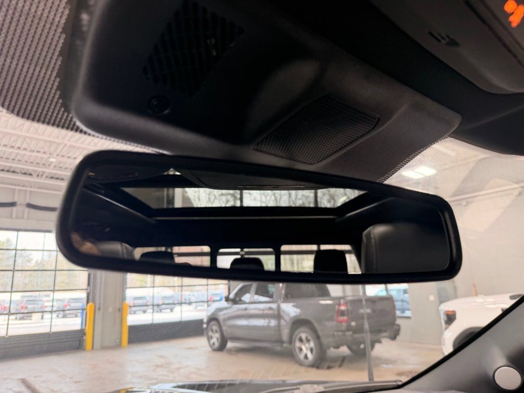Used 2025 Ford F150 Lariat AWD/4WD image 53