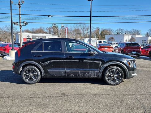 Certified 2023 Kia Niro EX image 8