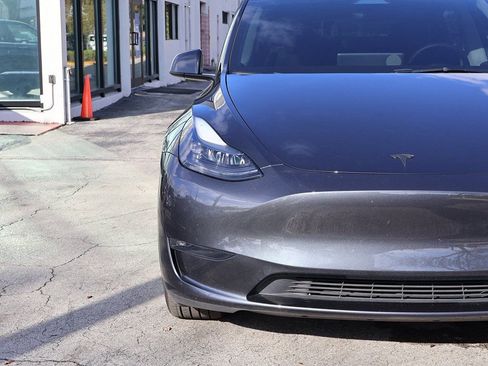 Used 2024 Tesla Model Y Long Range image 13