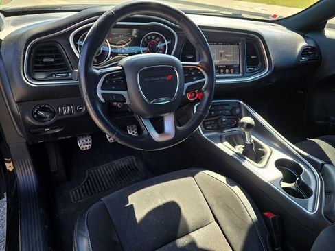 Used 2015 Dodge Challenger R/T Scat Pack w/ Leather Interior Group RWD image 11