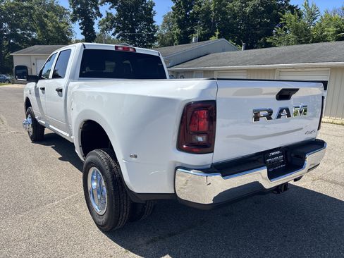 New 2026 RAM 3500 Tradesman AWD/4WD image 6