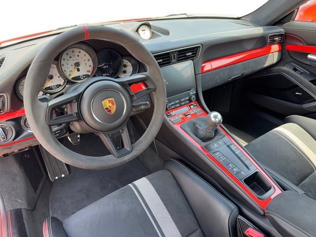 Used 2018 Porsche 911 GT3 RWD image 11
