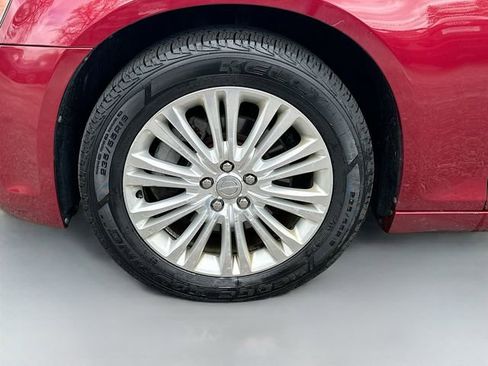 Used 2013 Chrysler 300 AWD w/ Driver Convenience Group image 30