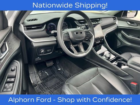 Used 2023 Jeep Grand Cherokee Limited AWD/4WD image 6