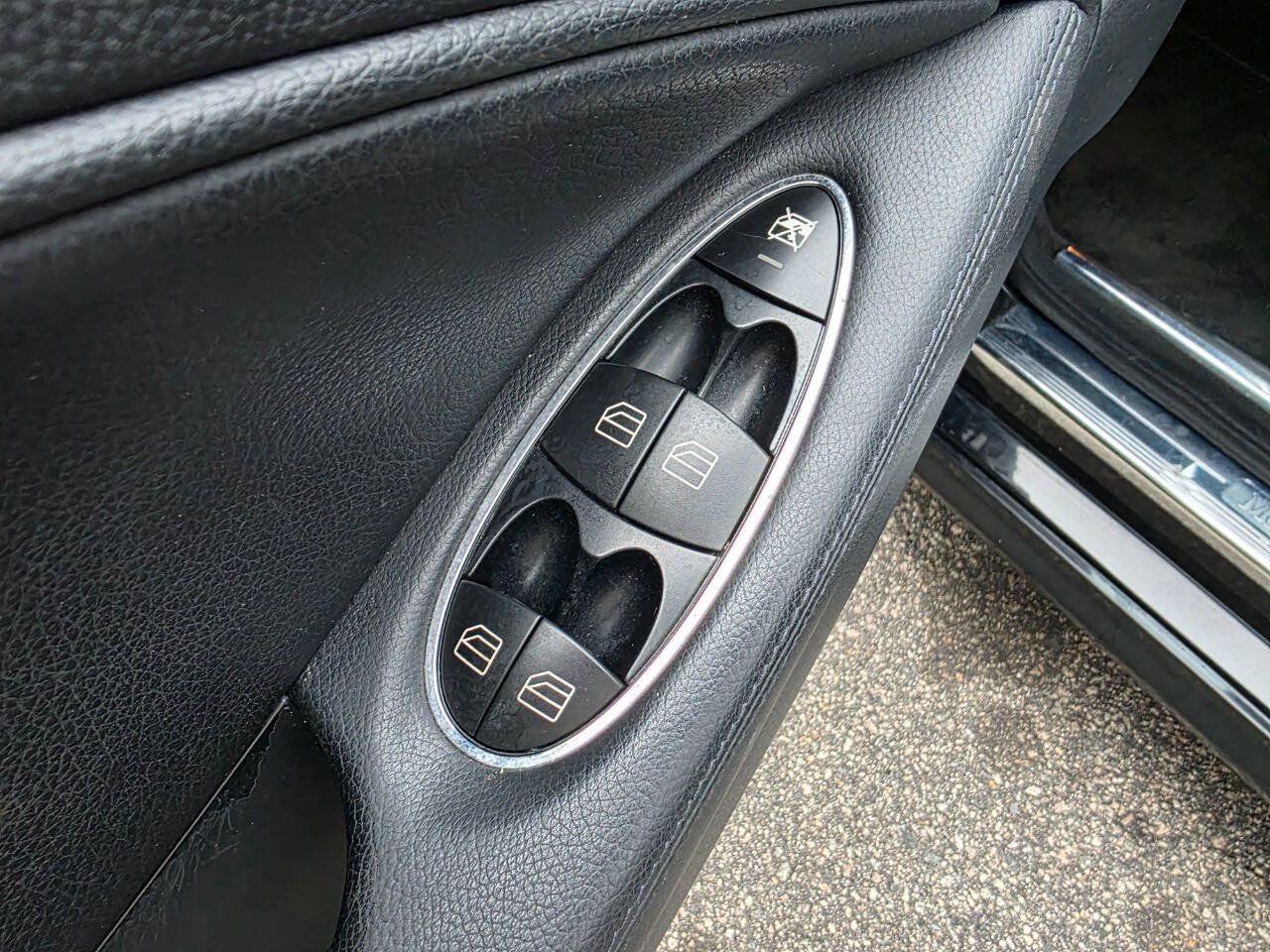 Used 2006 Mercedes-Benz CLS 500 w/ AMG Sport Pkg image 11