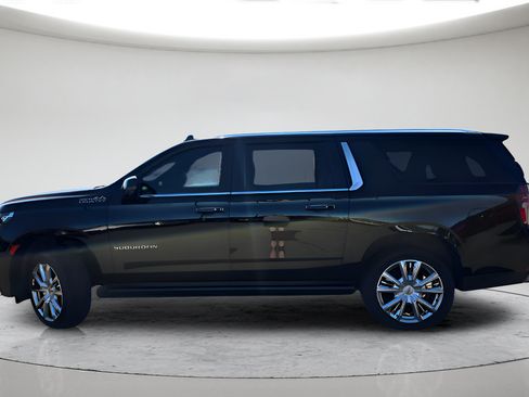 Used 2021 Chevrolet Suburban High Country AWD/4WD image 8