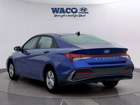 Used 2026 Hyundai Elantra SE w/ Cargo Package image 5