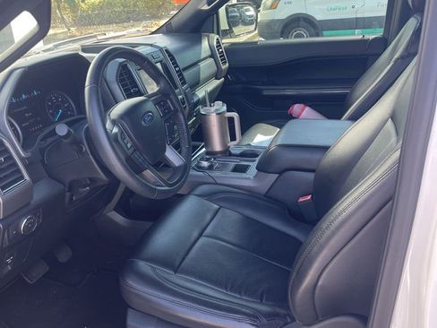 Used 2020 Ford Expedition XLT image 9