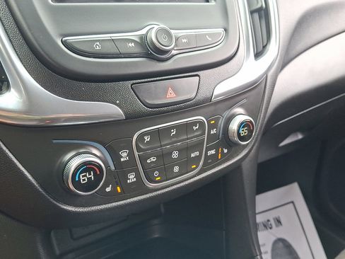 Used 2020 Chevrolet Equinox LT image 28