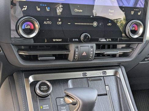 Certified 2026 Lexus GX 550 w/ Accessory Package (2T) AWD/4WD image 14