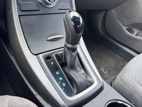Used 2015 Hyundai Elantra SE w/ Option Group 02 FWD image 11