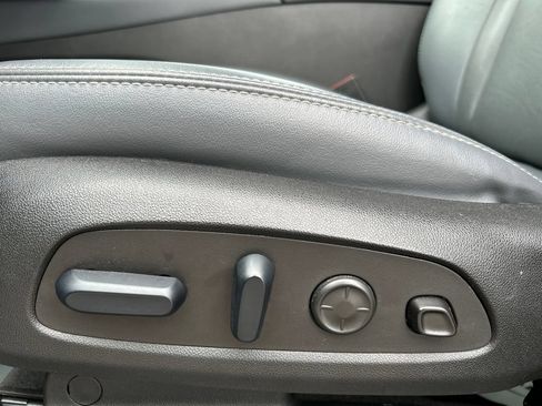 Used 2024 Buick Enclave Premium AWD/4WD image 22