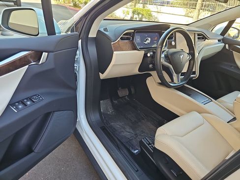 Used 2018 Tesla Model X 75D AWD/4WD image 10