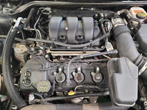Used 2018 Ford Taurus SE FWD image 30