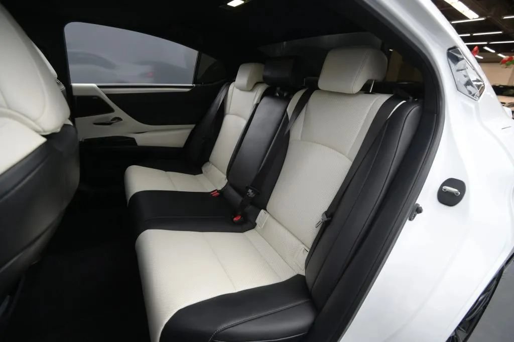 Used 2024 Lexus ES 350 F Sport w/ Accessory Package (Z2) FWD image 45