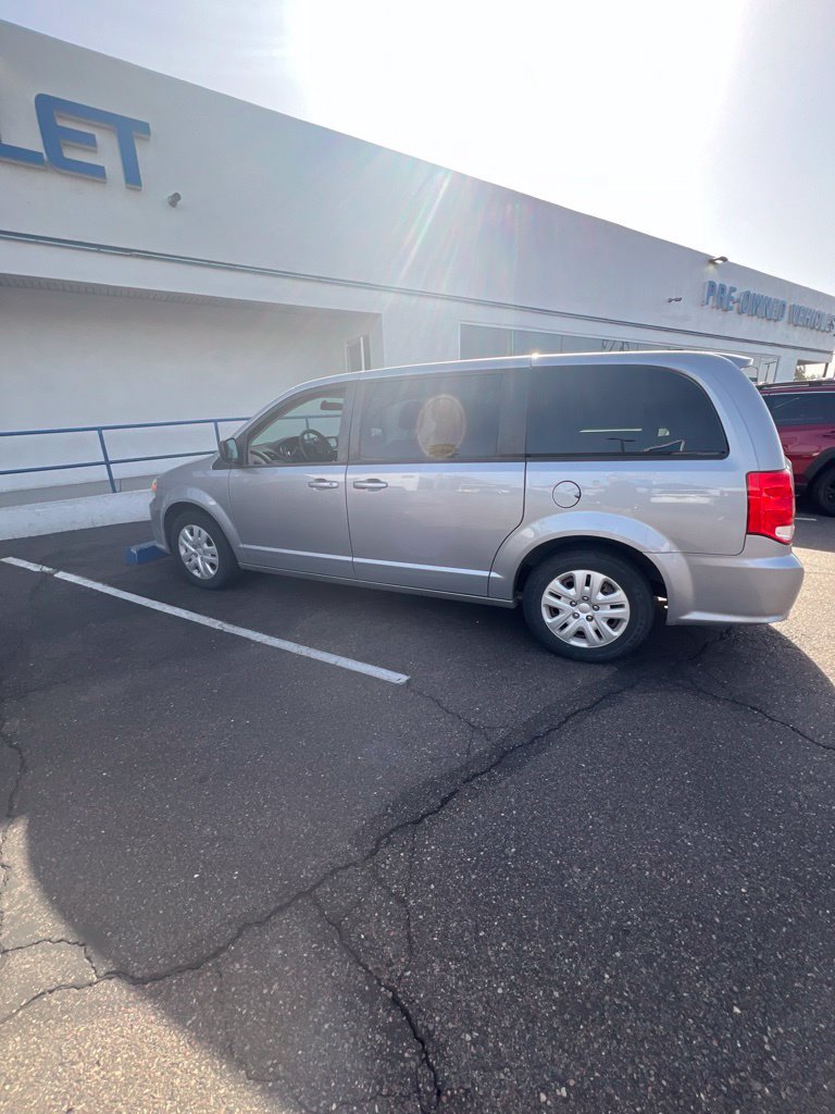Used 2018 Dodge Grand Caravan SE FWD image 18